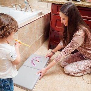 Amazon Photography - Padded Bath Kneeler - Lifestyle - 3
